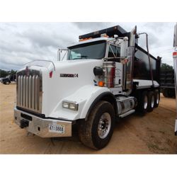 2015 KENWORTH T800 Dump Truck