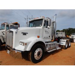 1993 KENWORTH T800 Day Cab Truck