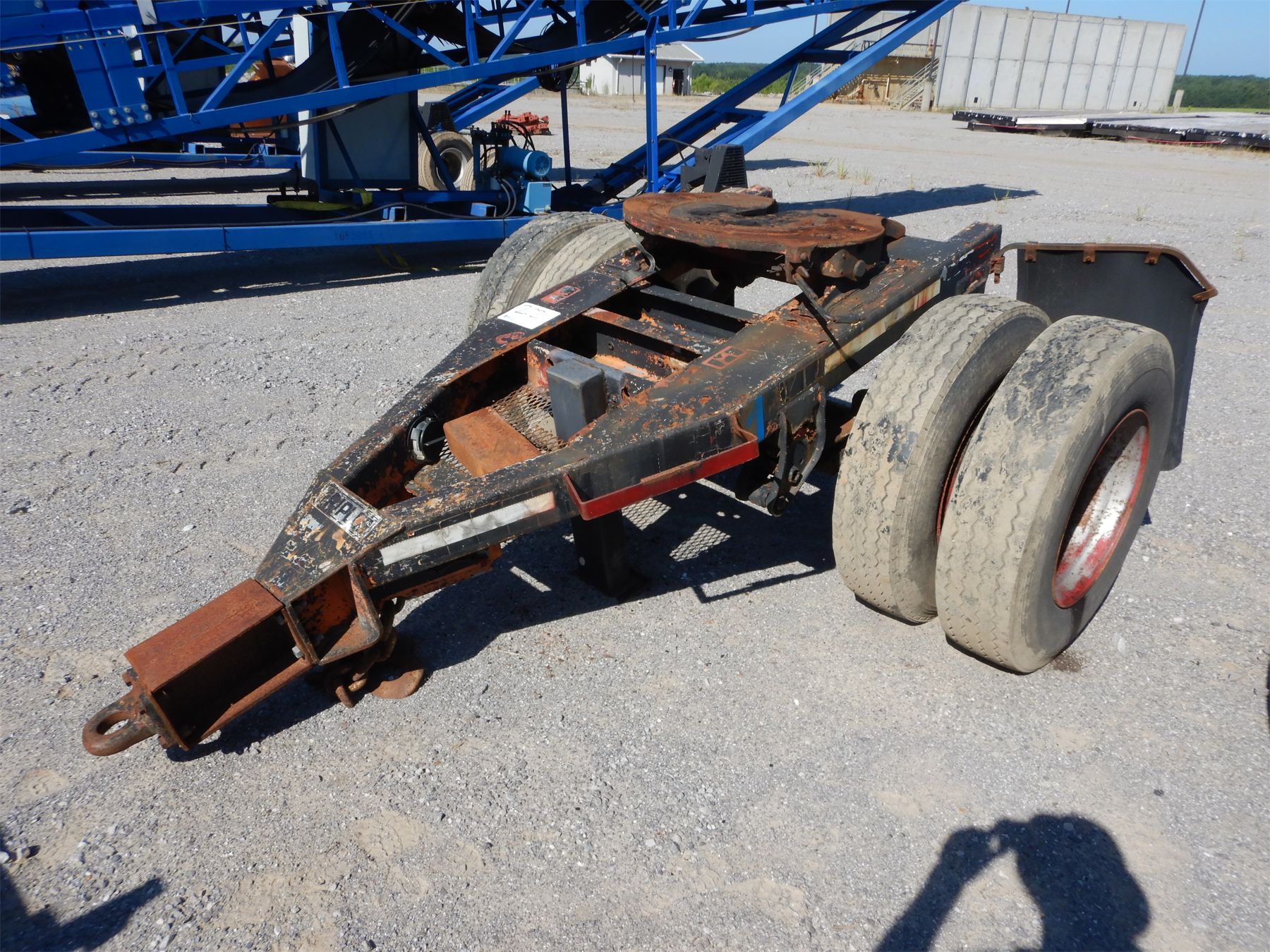 TRAILER CONVERTER DOLLY Dolly / Jeep / Booster J.M. Wood Auction Company, Inc.