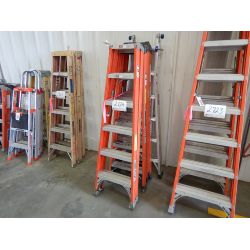 LOUISVILLE FIBERGLASS/ ALUMINUM STEP LADDER Shop Equipment