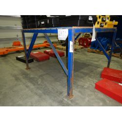 METAL TABLE Shop Equipment