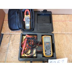 FLUKE MULTIMETERS Tool