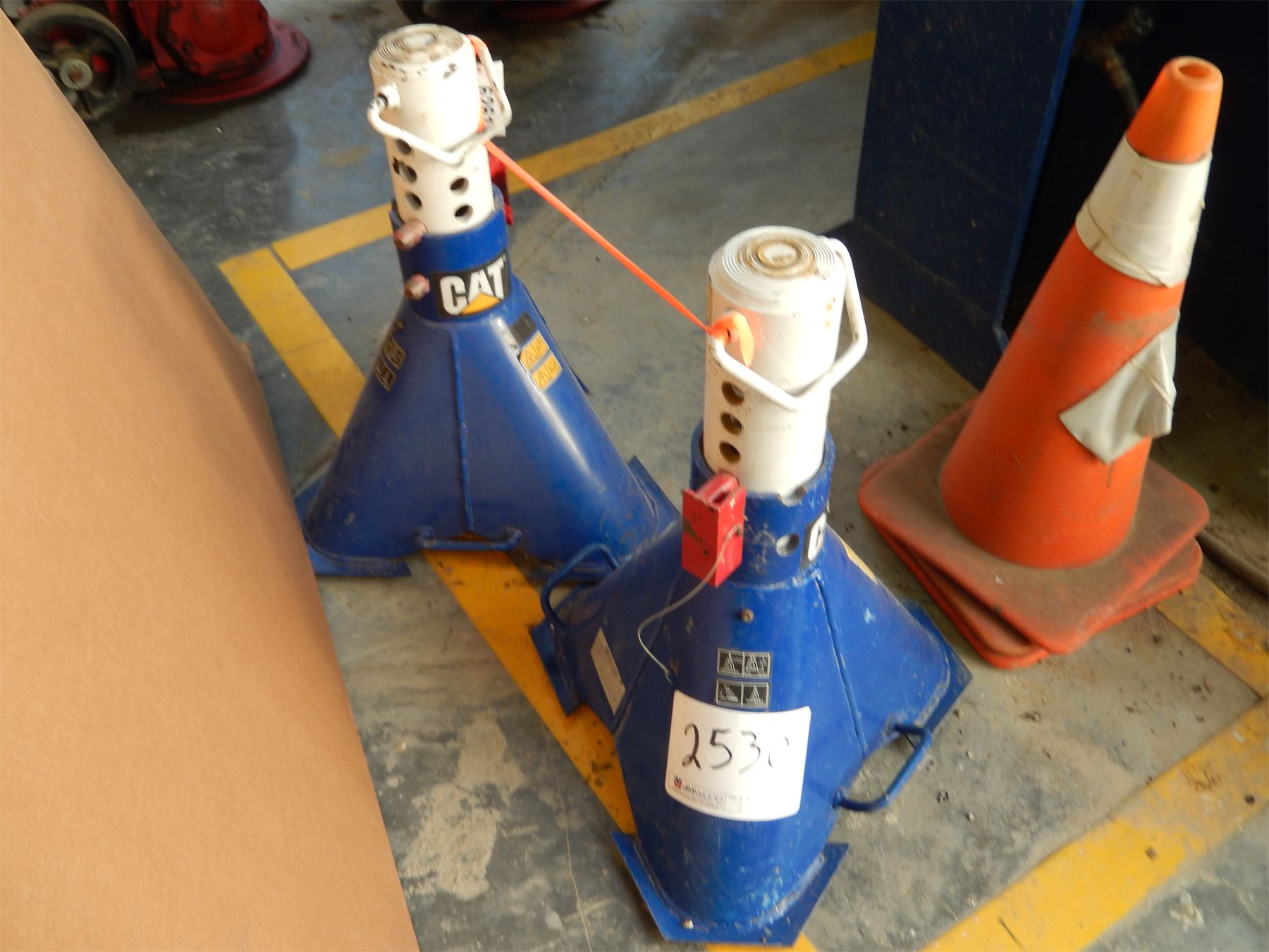CATERPILLAR 2831495 Jack Stands Shop Equipment J.M. Wood Auction