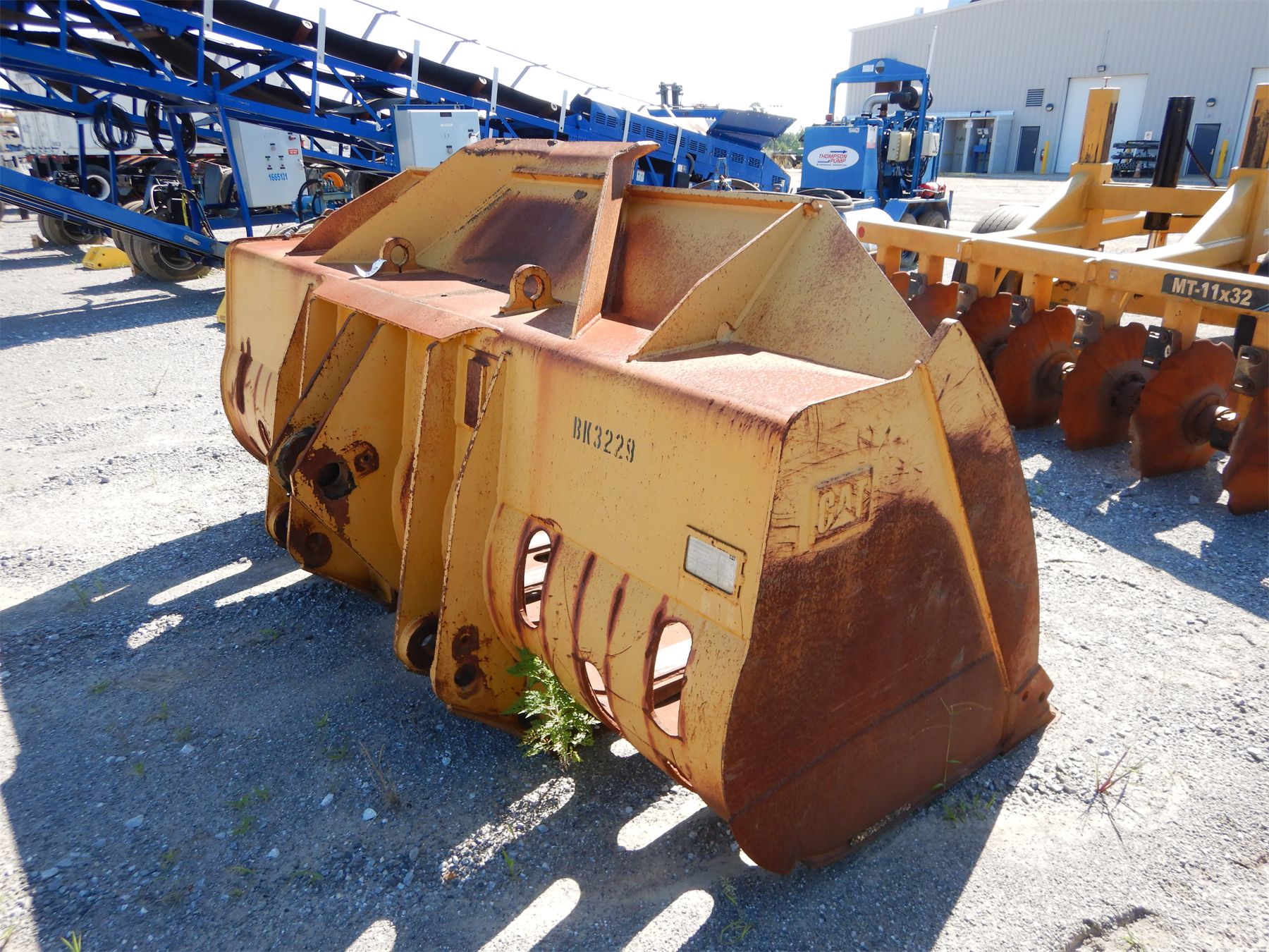 CAT 966 WHEEL LOADER BUCKET Bucket Attachment