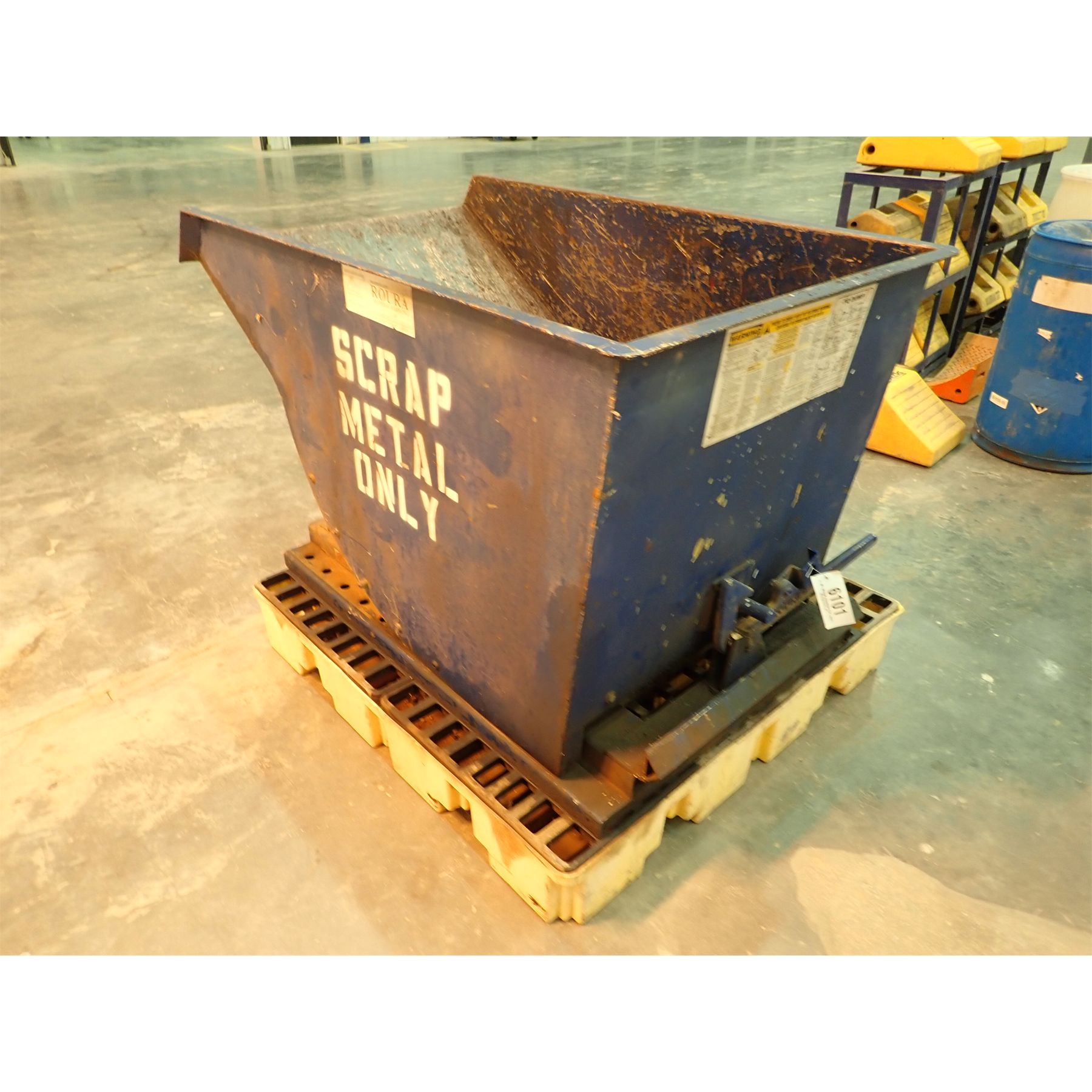 Metal Dump Bin Shop Equipment
