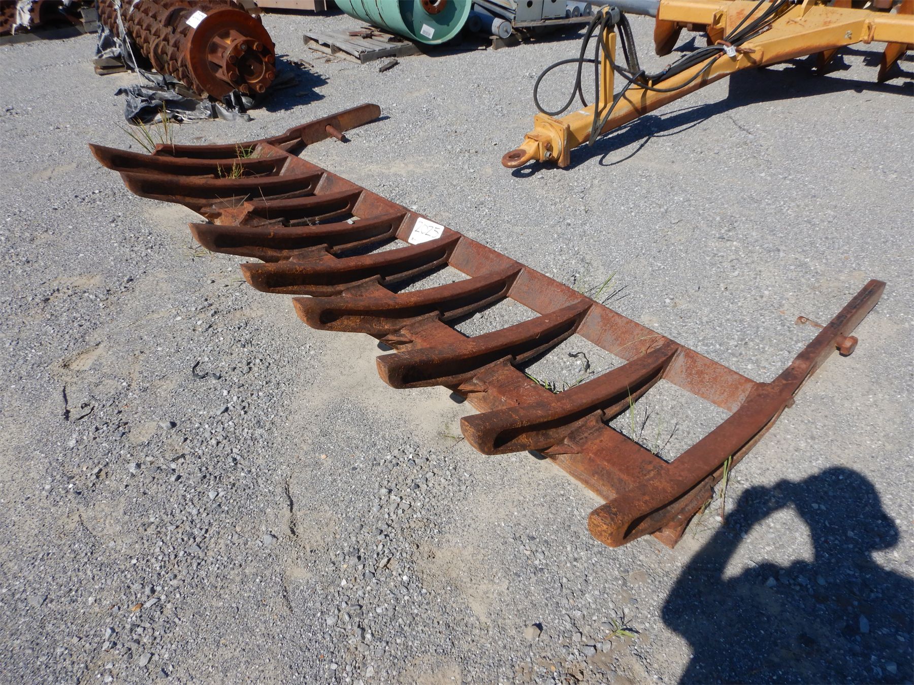 CAT D6 ROOT RAKE Rake Attachment