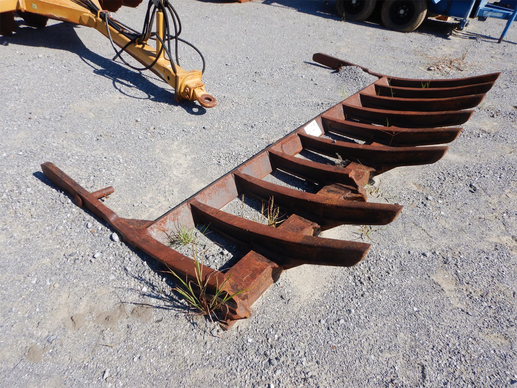 CAT D6 ROOT RAKE Rake Attachment