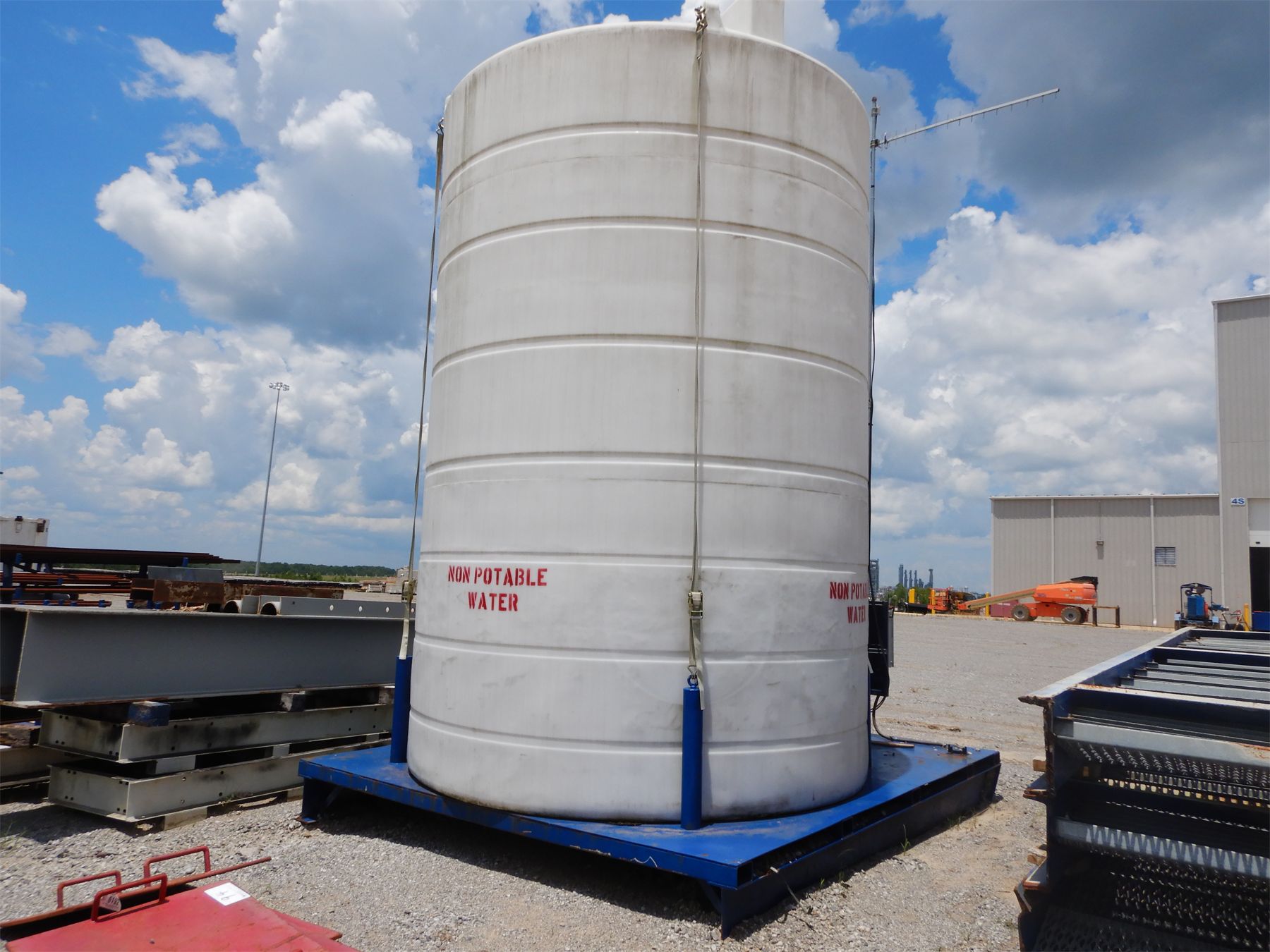 10,000 Gallon Water Tank Tank Asphalt / Storage / Fuel 10,000 Gallon Water Tank Tank Asphalt / Storage / Fuel