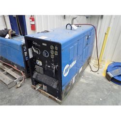 MILLER Big Blue Air Pack Welding Equipment