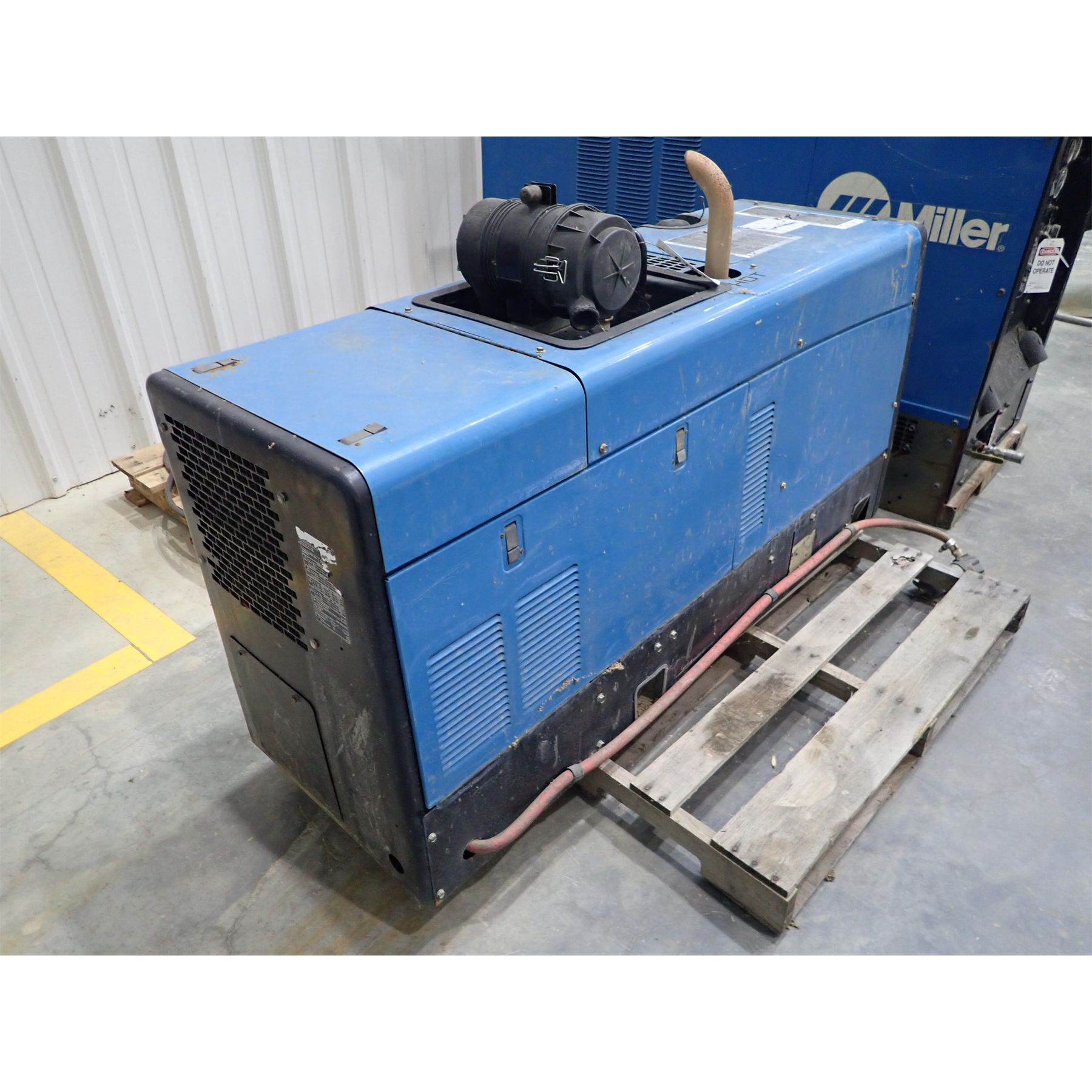 MILLER Trailblazer 302 Welding Equipment