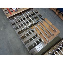 Assorted combination wrenches - 16 std Miscellaneous