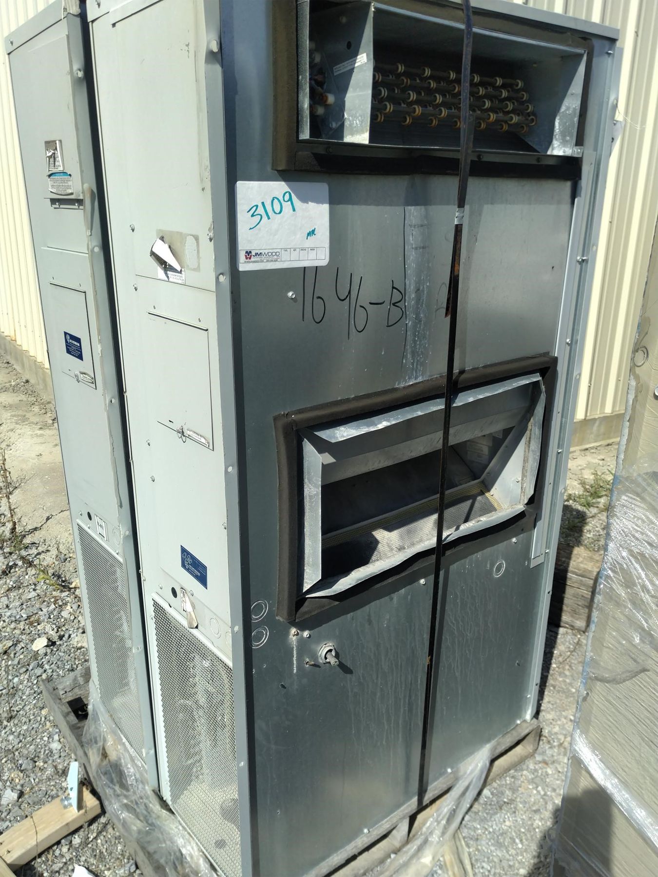 2 Bard Wall mount air conditioners Miscellaneous