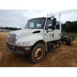 2003 INTERNATIONAL 4300 Cab and Chassis Truck