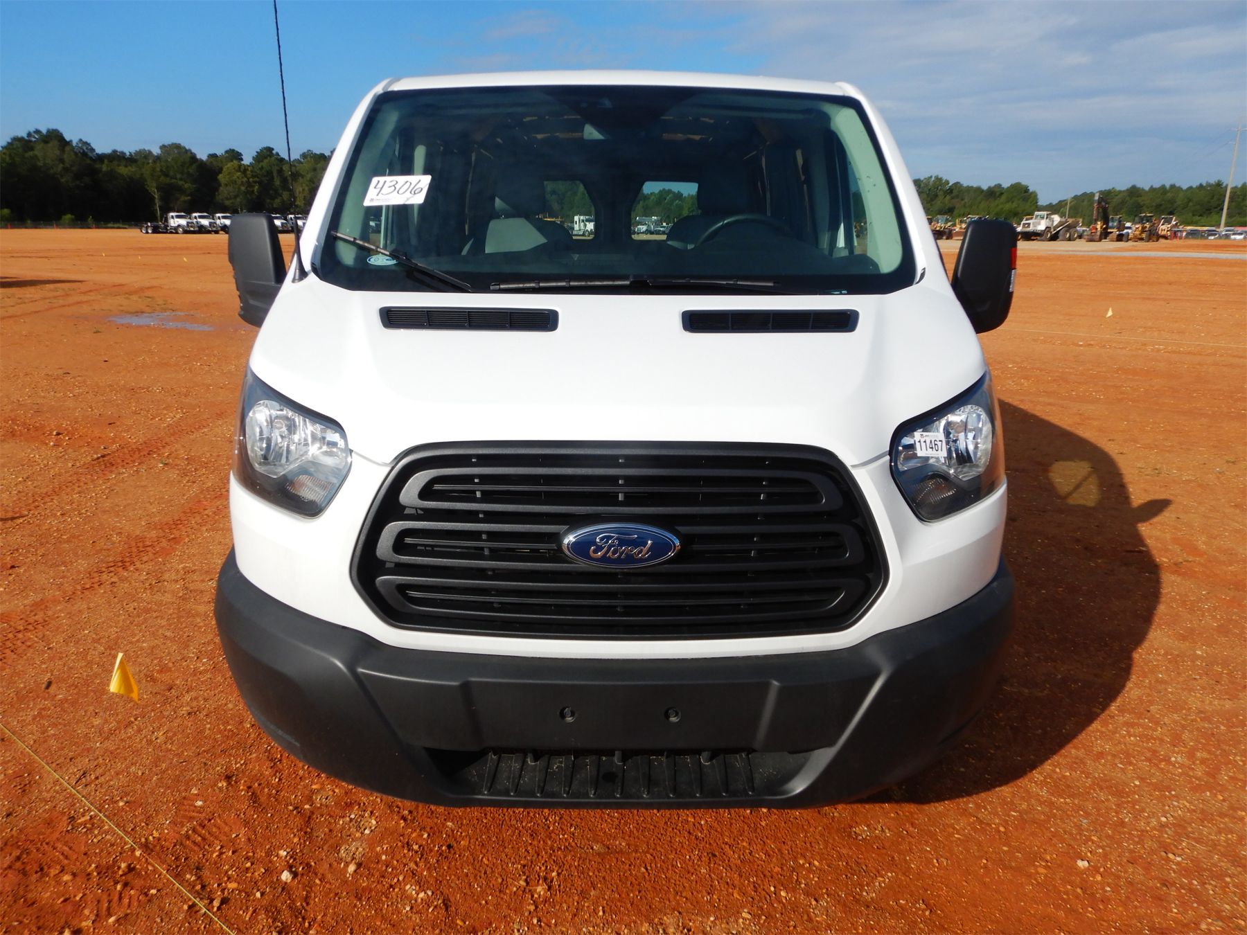 2019 FORD TRANSIT Box Truck / Cargo Van