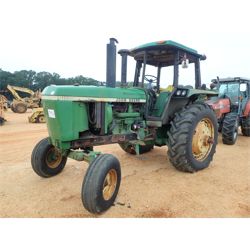 JOHN DEERE 4440 Tractor
