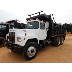 1989 MACK R690ST Dump Truck