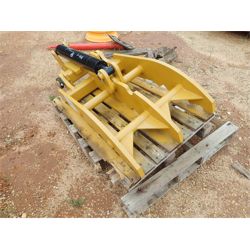 UNUSED GENTEC HYD  THUMB Excavator Attachment