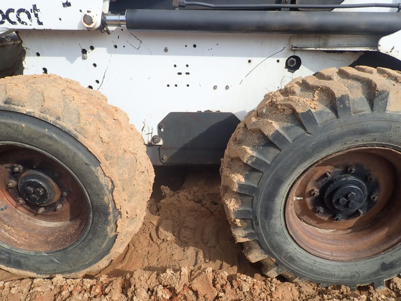 1999 BOBCAT 863 Skid Steer Loader Wheel 1999-bobcat-863-skid-steer-loader-wheel