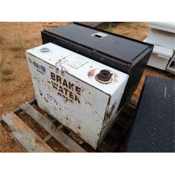 (1) FUEL TANK (1) STORAGE BOX Truck Product and Accessory