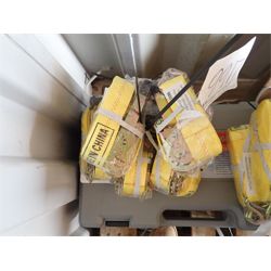 BUNDLE OF (5) RATCHET STRAP Miscellaneous
