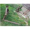 Image 2 : 2 Older 3PH Bale Forks