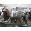 Image 2 : 2 Bench Grinders 1) Comlumnia 3/4HP 1) Chuante Believe 1/2 or 1/3 HP