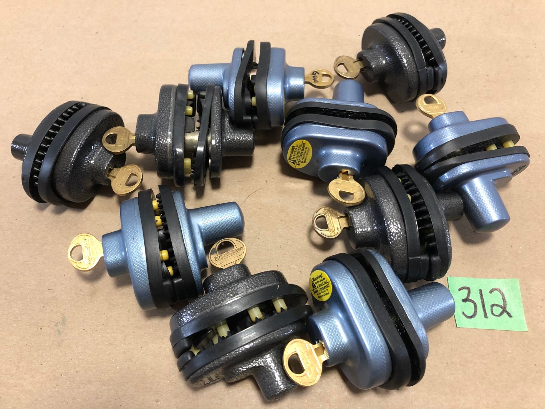 10 X TRIGGER LOCKS WITH KEYS