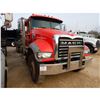 Image 4 : 2016 MACK GU713 Roll Off Truck