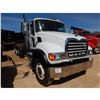 Image 4 : 2003 MACK CV713 Roll Off Truck