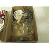 Image 5 : 2 boxes assorted glassware