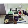 Image 3 : pie stackers, bread pans, coasters, cable ends
