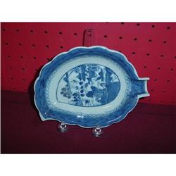 CHINESE EXPORT BLUE CANTON LEAF DISH #938315