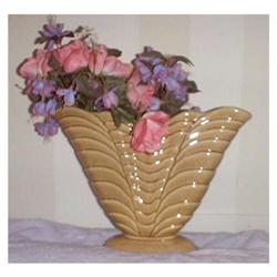 Ohio  Pottery  Tulip Vase #988703