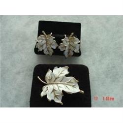 Vintage Trifari 3 piece Brooch Earrings Enamel #988741