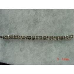 Vintage Weiss Rhinestone Bracelet 7 inches #988742