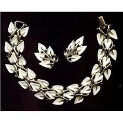 CORO Enamel Leaf  Bracelet  Earring Set #989065