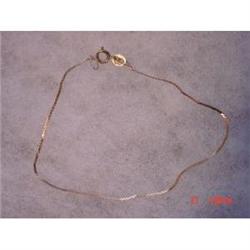 Italy 10kt yellow Gold  Bracelet Dainty #989178