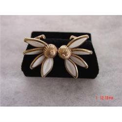 1937 Crown Trifari White glass Earrings #989237