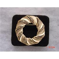 Trifari Gold Filigree Circle Pin  #989243