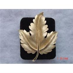 Vintage Trifari Gold Leaf Brooch #989244