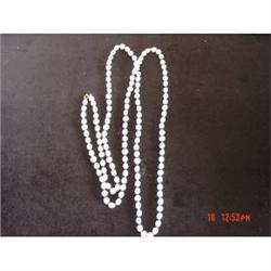 Art Deco White Glass Beaded Necklace #989276