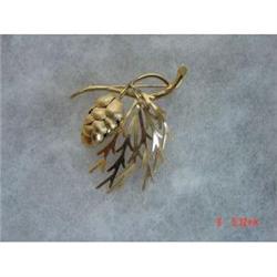 Wells 14kt  Gold Pine Cone Brooch #989292
