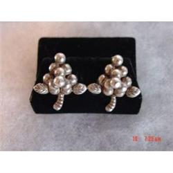 Estate Mexican Silver Grape Screwback Earrings #989310