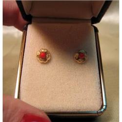 18kt gold Coral  Pierced Earrings Mint in Box #989452