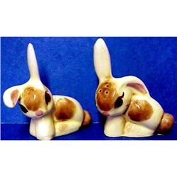 Adorable Figural Salt & Pepper #989950