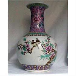 CHINESE EXPORT FAMILLE ROSE VASE 11" EARLY #990471