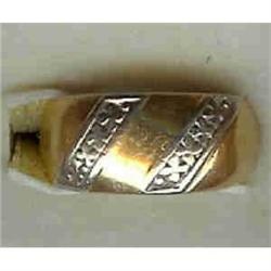 Ring. 14k white and yellow gold. #992085