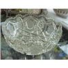 Image 1 : LARGE  VICTORIAN PRESSED GLASS BOWL #992573