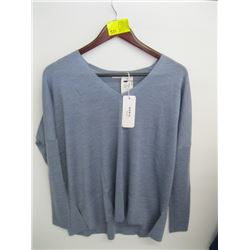 NWT AKRIS LIGHT DENIM COLORED 100% WOOL LONG SLEEVED TOP