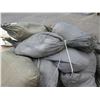 Image 6 : Pallet Multiple Gray Sandbags